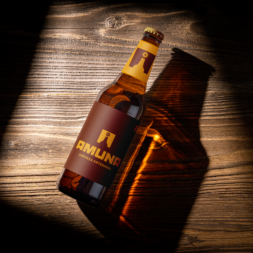 Beer_Bottle_on_Wood_Background_Mockup